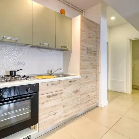 Modern Near Politehnica Bucharest